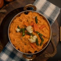 Vegan Mixed Vegetable Curry in copper bowl – India4U Bern