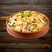 Gebratener Reis mit Gemüse – serviert bei India4U Bern